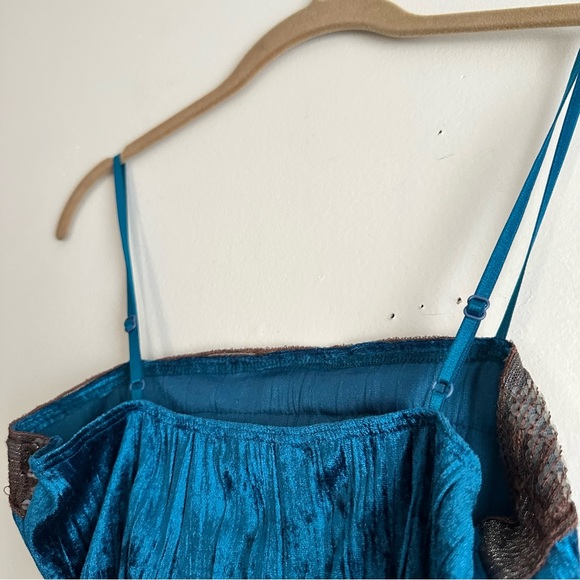 moa moa Y2K Crushed Velvet Sequin Tank Top - Picture 7 of 7